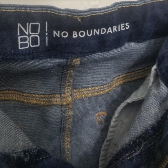 dark blue No Boundaries sz 19 jeans - Picture 4 of 8